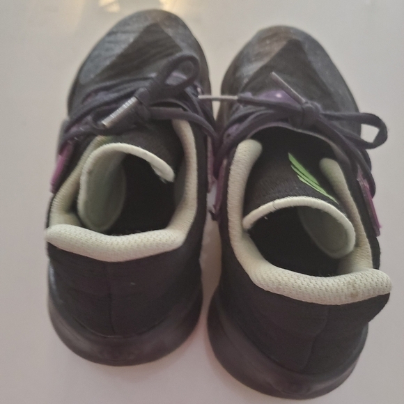 Harden Vol. 4 Adidas Sneakers - Big Boys - Picture 7 of 7